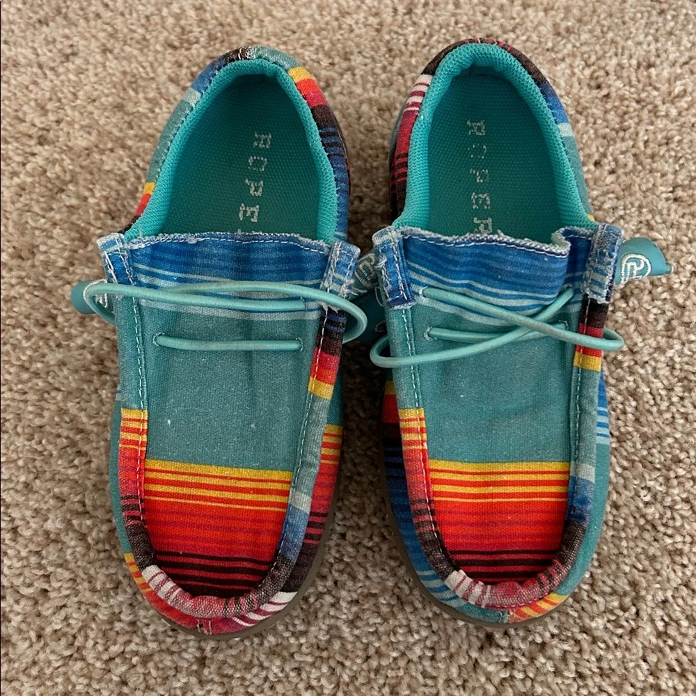 Roper Kids Multi-Color Fabric Chillin Serape Oxford Shoes